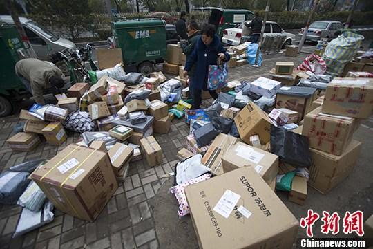 一批经济领域新规3月起施行 快递寄件100%实名制